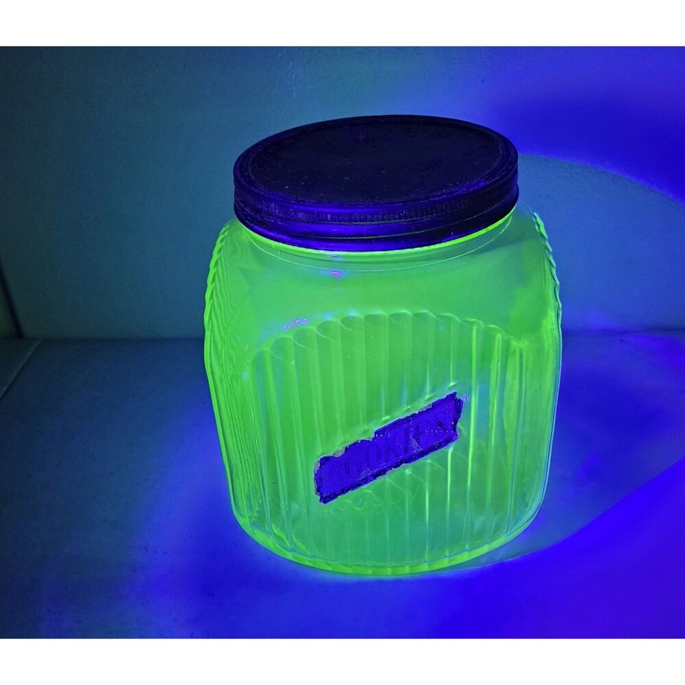 Vintage Ribbed Green Uranium Vaseline Depression Glass Cookie Jar Canister